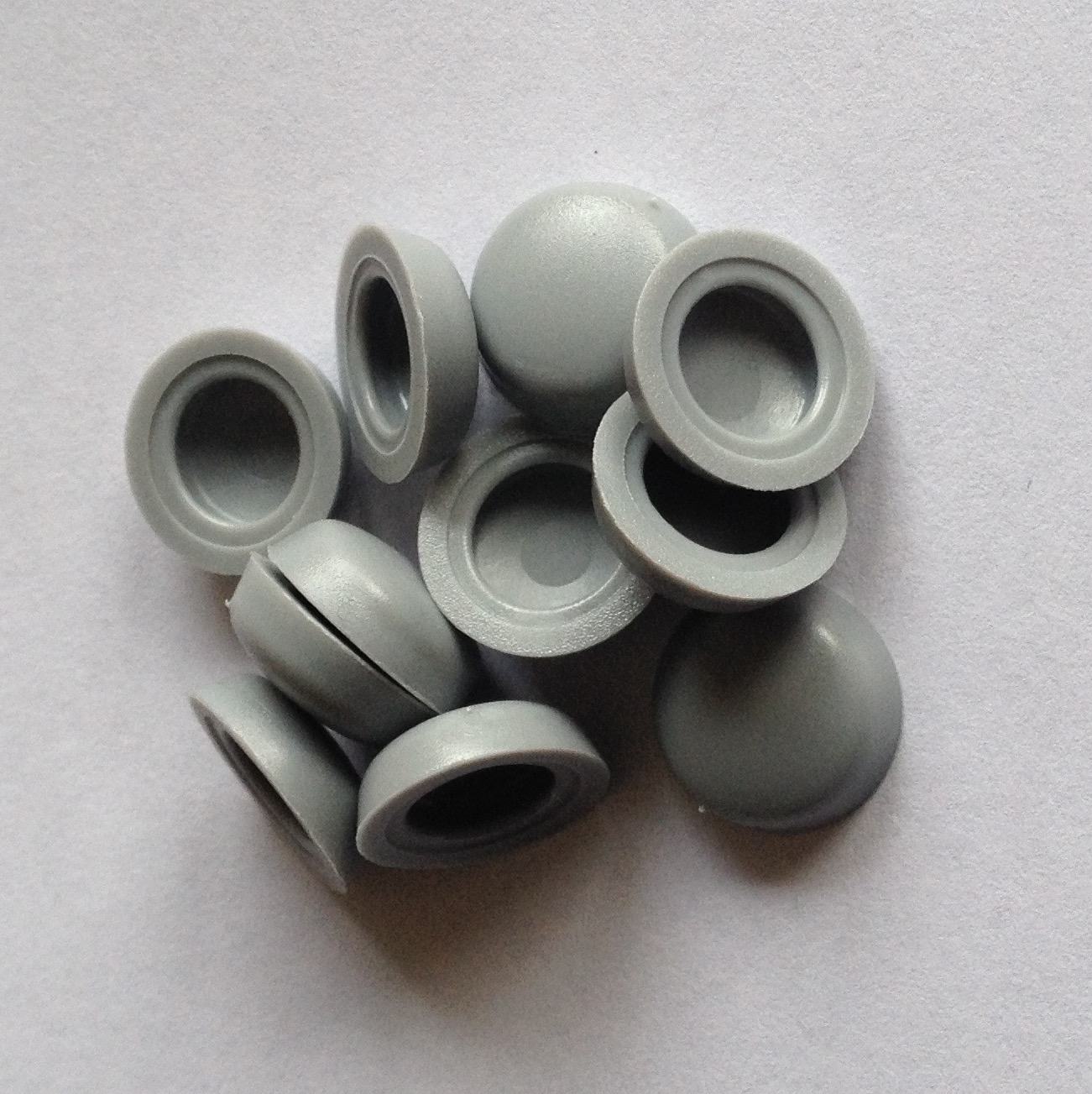 150 graue Kunststoff Abdeckkappen für LiKo-Schrauben